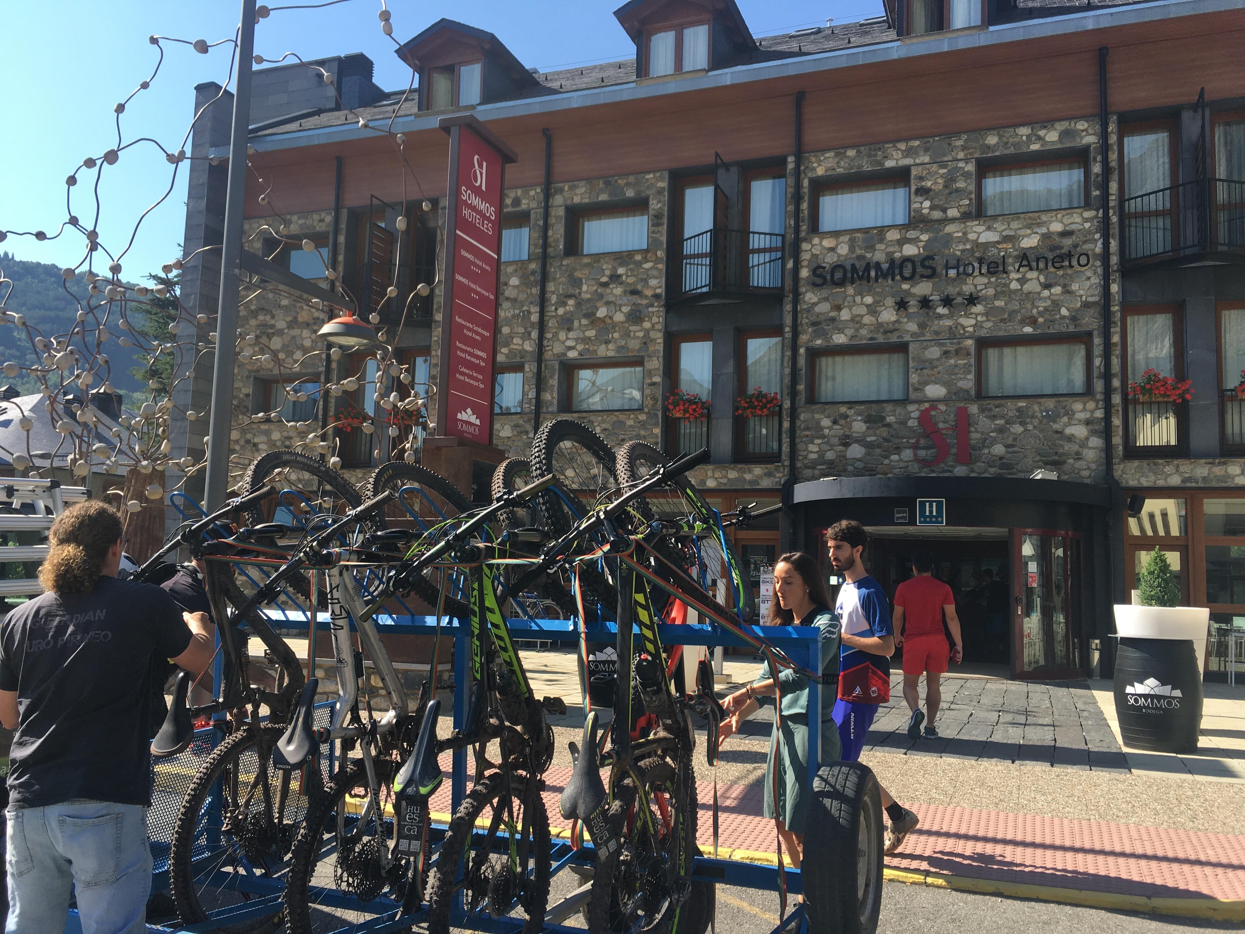 Sommos Hotel Aneto Benasque Εξωτερικό φωτογραφία