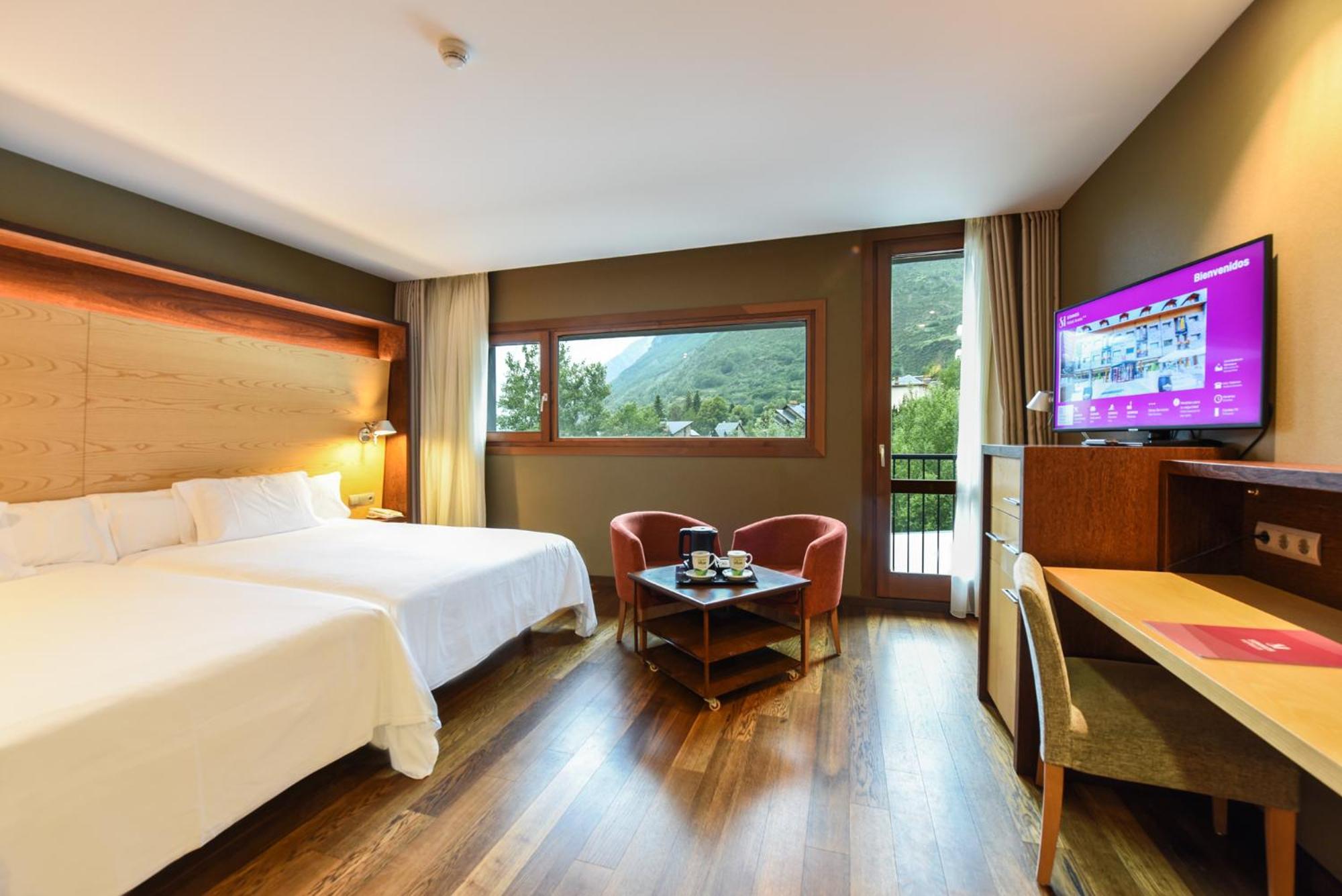 Sommos Hotel Aneto Benasque Εξωτερικό φωτογραφία